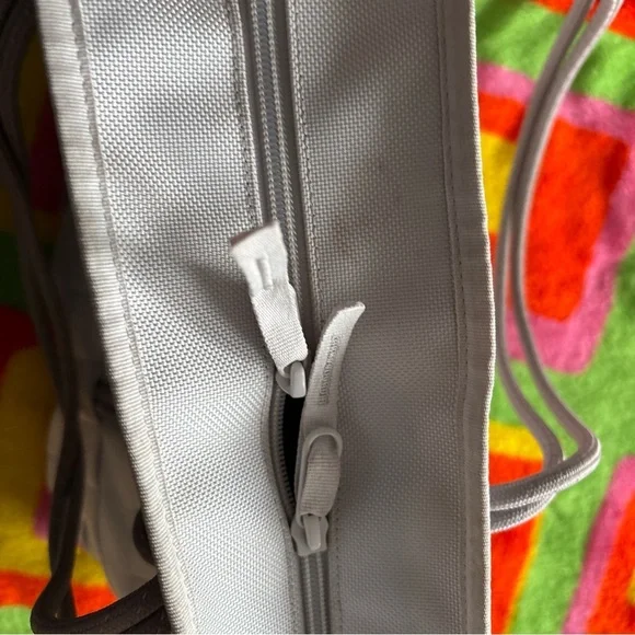 Nike AF-1 Tote Bag Silver Gray Winterized Issue Equipment Zip Laptop Beach Bag - Picture 10 of 11